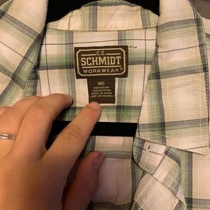 Short sleeve button up